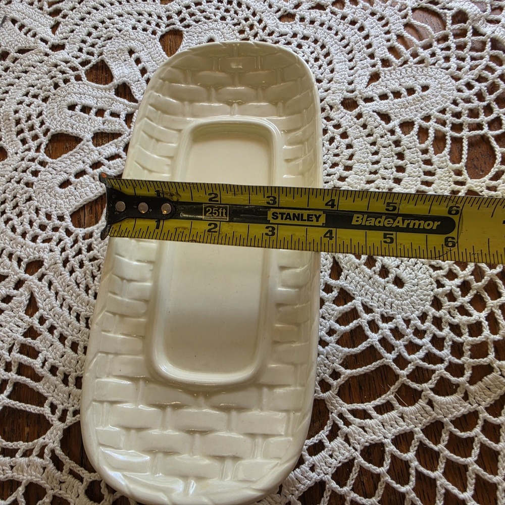 Vintage Butter Dish Bottom PoppyTrail by Metlox Sculptured Daisy Basket Weave - Picture 3 of 5